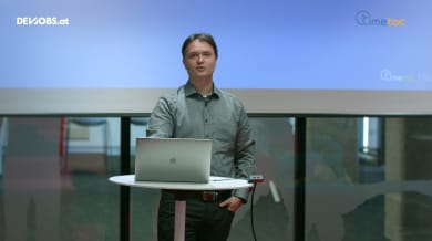 Ludwig Blaikner talking about Challenges in mobile application development